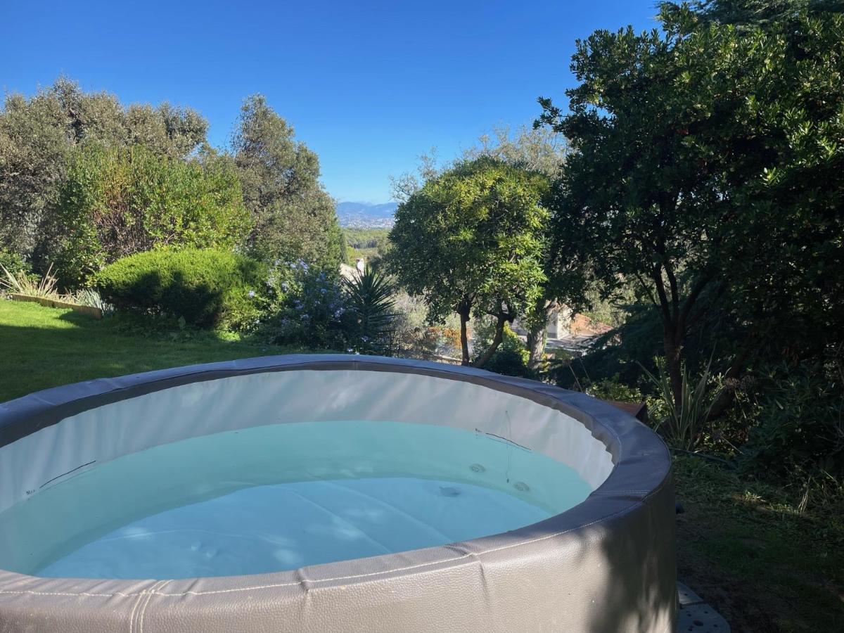 Апартаменты Domaine Des Tuilieres Avec Jacuzzi Валлорис Экстерьер фото